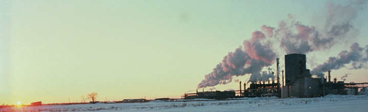 Power plant with emissions