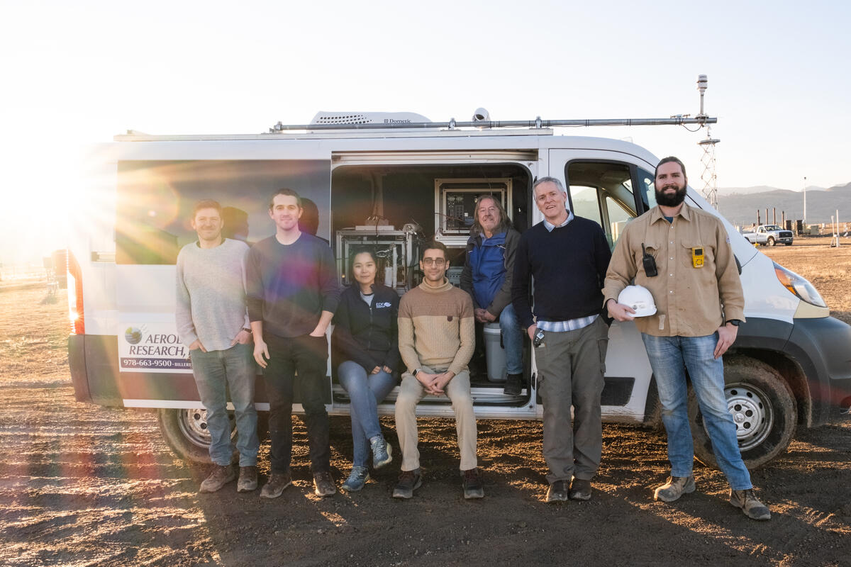 Seven researchers stand in front of a research van used in field tests to detect hydrogen leaks. Seven researchers stand in front of a research van used in field tests to detect hydrogen leaks.