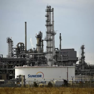 Suncor Refinery in Commerce City
