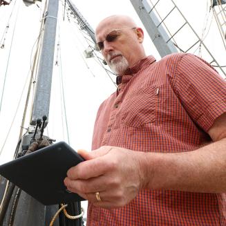 Brad Pettinger using a new electronic monitoring fishing system