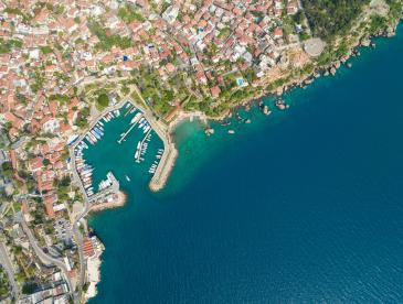 Overhead view of vibrant marina in Antalya.