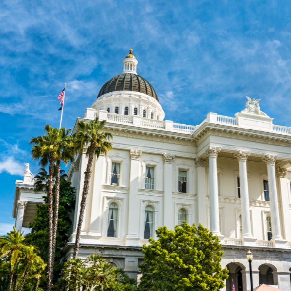 photo of the California capitol building